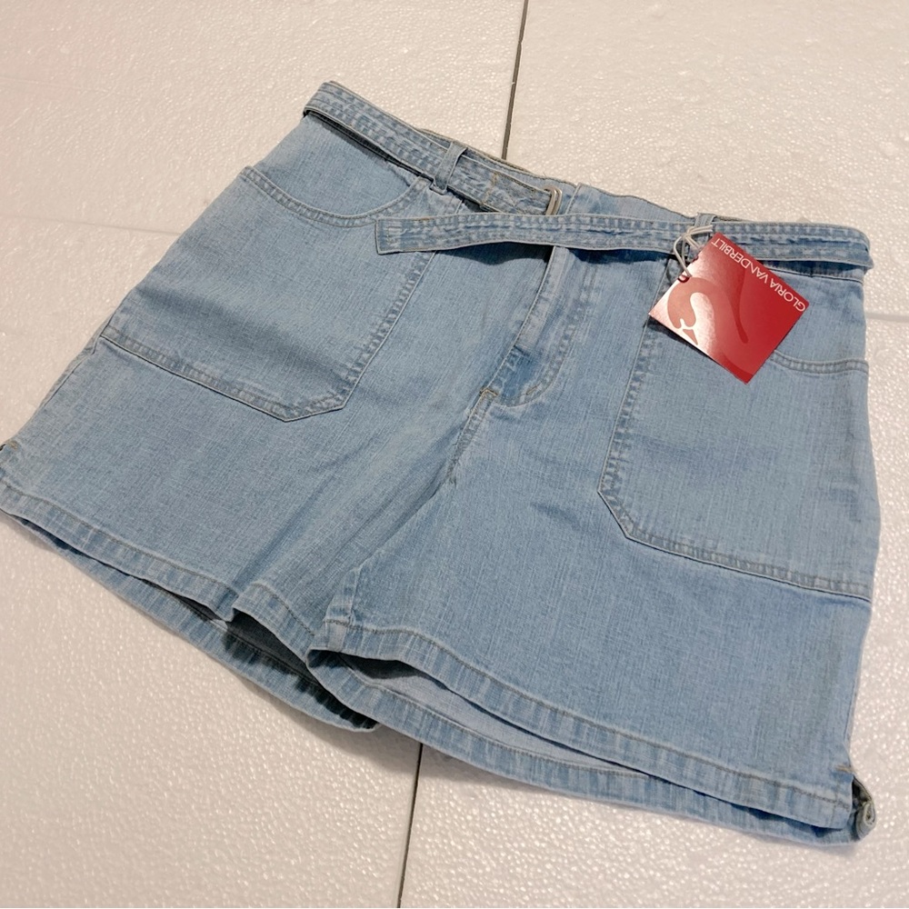 Gloria Vanderbilt women jean shorts Size 12 NWT